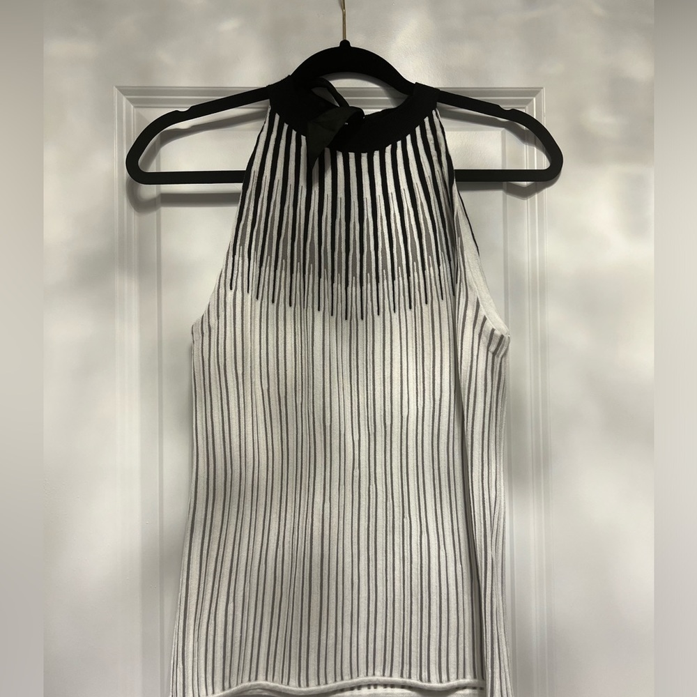 WHBM NWT Black & White Top